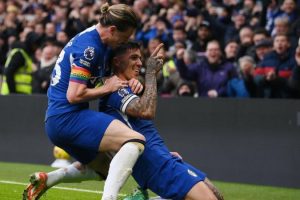 Chelsea 3 v 2 Brighton: Ten-man Chelsea held on to beat Brighton 16 131912379 gettyimages 1828494605