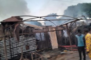 Fire razes 14 shops in Kwara 17 Fire razes 14 shops in Kwara