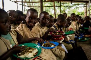 Osun: FG resumes school feeding amid food poisoning allegations