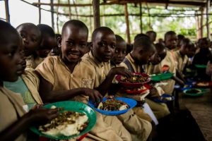 Osun: FG resumes school feeding amid food poisoning allegations 20 Osun: FG resumes school feeding amid food poisoning allegations