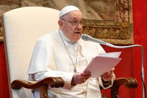 Pope Francis calls for ban on surrogacy 6 images 40