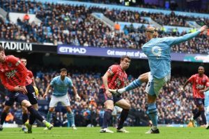 Manchester City 2 v 0 Everton: Haaland double sinks Everton to send Man City top 5 132613538 erlinghaalandputsmanchestercityaheadagainsteverton