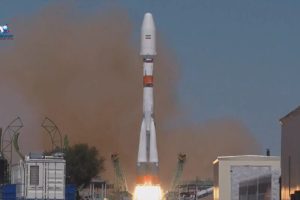 Iran-launches-satellite