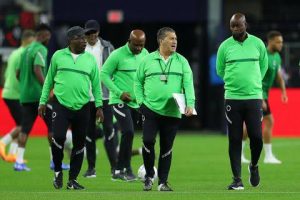 Super Eagles coach, Jose Peseiro Places The Players On A Phone Ban After Catching Some Of Them Playing "Call Of Duty" 4 Jose Peseiro