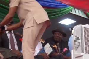 Watch The Moment Governor Obaseki Refused To Shake Hands With His Deputy, Philip Shaibu 10 Screenshot 20240215 070923