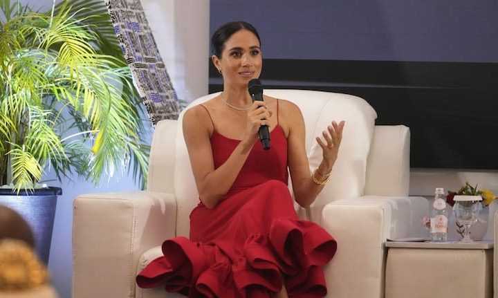 meghan the duchess of sussex speaks at an event in abuja nig EU7QBF4MHRGHXGR2HIDCAZR4JQ
