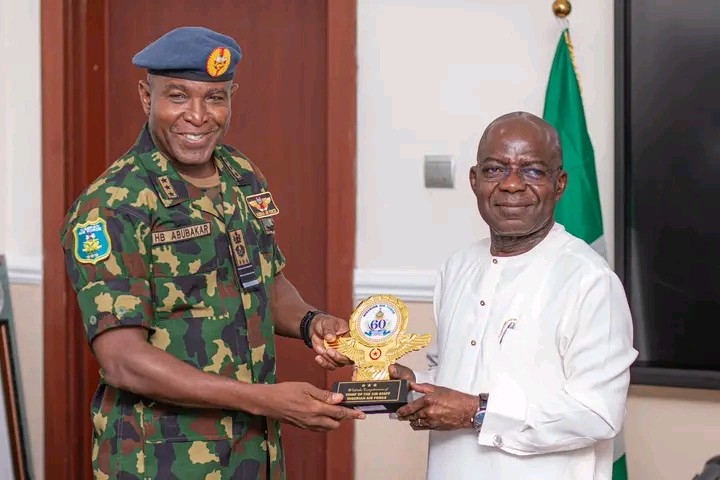 Governor, Alex Otti Receives Chief Of Air Staff as Nigeria Air Force Moves To Set Up Base in Abia 1 18454347 1717827293432 jpeg5ed4276a04f70fcd85cdca1bc5eab147