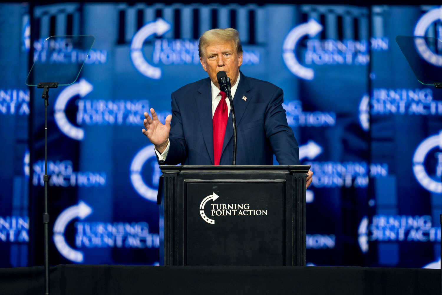 Donald Trump Proposes Automatic Green Cards For Foreign College donald-trump-proposes-automatic-green-cards-for-foreign-college