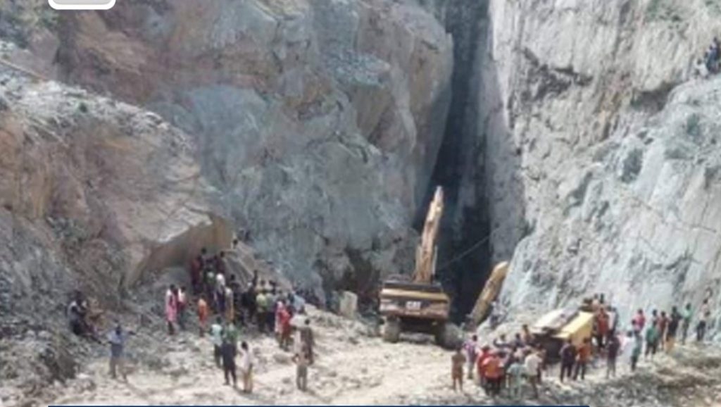 Mining Pit Collapse Traps 30, Kills One In Niger State 1 Screenshot 20240604 183036