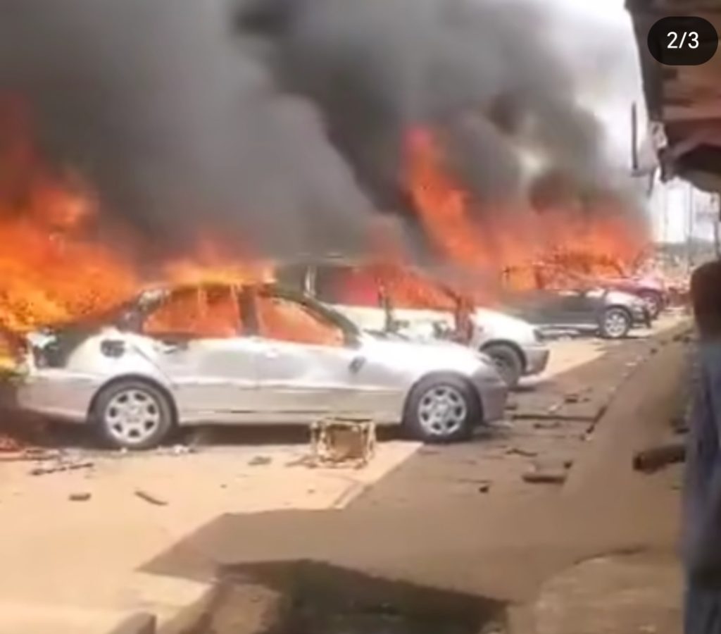 Hoodlums set cars and houses ablaze 1 Hoodlums set cars and houses ablaze