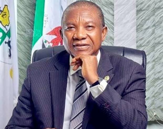 Iwuanyanwu: Ohuabunwa weeps, describes Ohanaeze President-General's death as a monumental loss 1 Ohuabunwa