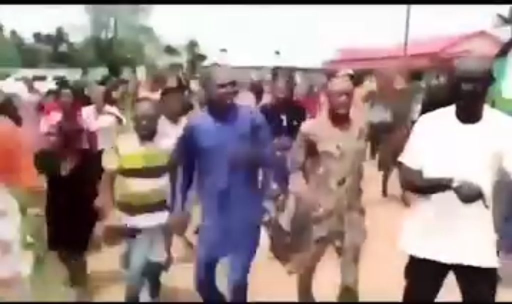 Local Government Autonomy: Abia State Workers Rejoice, Sings Tinubu’s Praises (Video) 1 Screenshot 20240712 080443