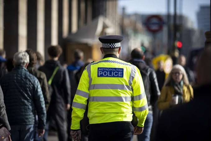 London Police Arrest Two After Newborn's Body Found in Bin 1 images 5 7