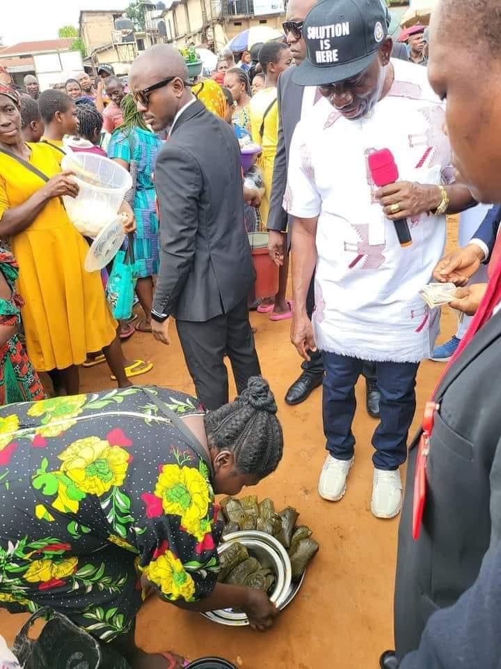 Gov. Soludo Patronized A Moimoi Vendor (Photo) 1 Soludo