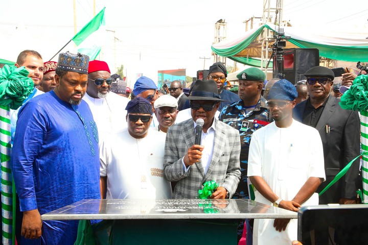 Wike Commissions 5KM Saburi Access Road, Promises Reconstruction of Dei-Dei Market Road 1 Wike