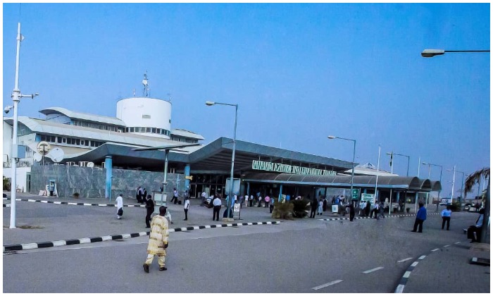 Nigeria Customs Uncovers $193,000 Hidden in Yoghurt Carton at Abuja Airport 1 IMG 20250322 WA0009