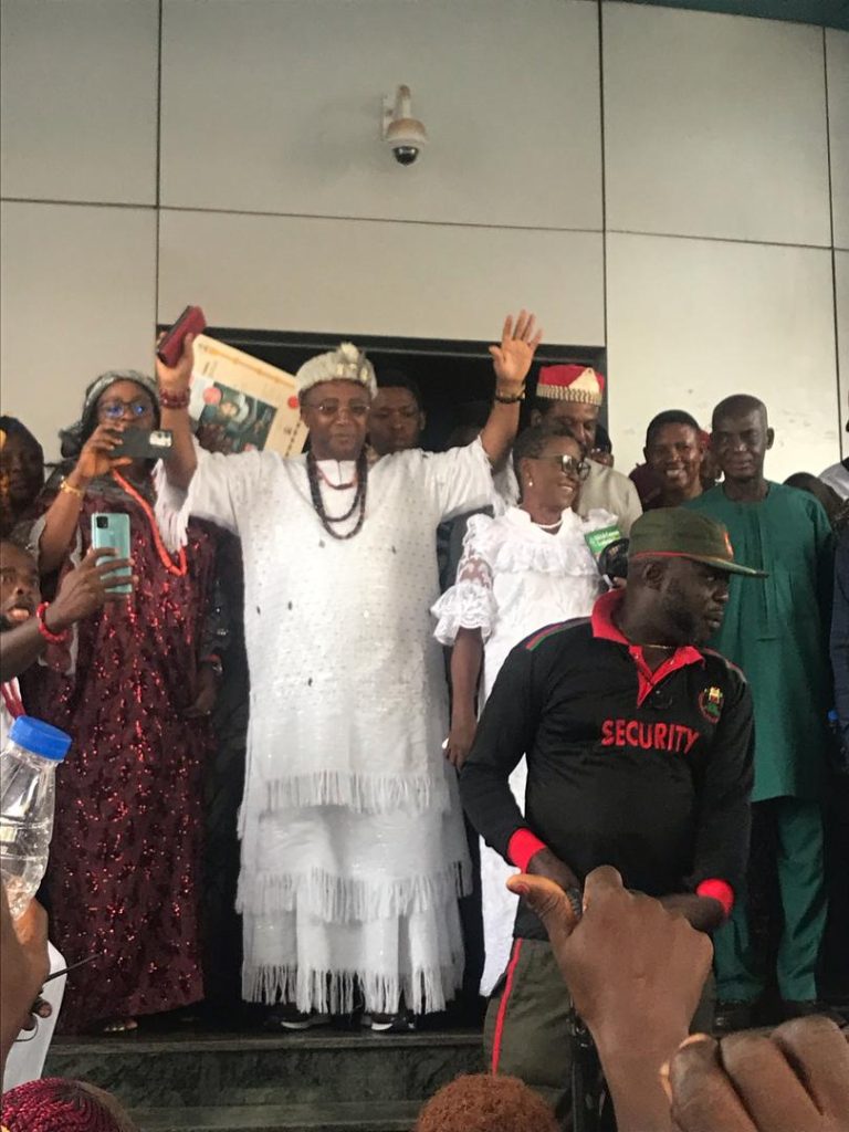 Ogugu Monarch, Ogbonna Receives Certificate of Recognition 1 Ogbonna