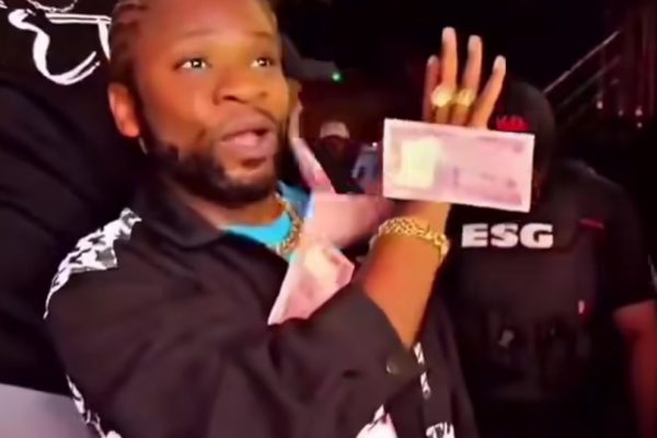 Speed Darlington Warns DJ: “I Go Go” After Burna Boy Track Plays in Club 13 1000081616
