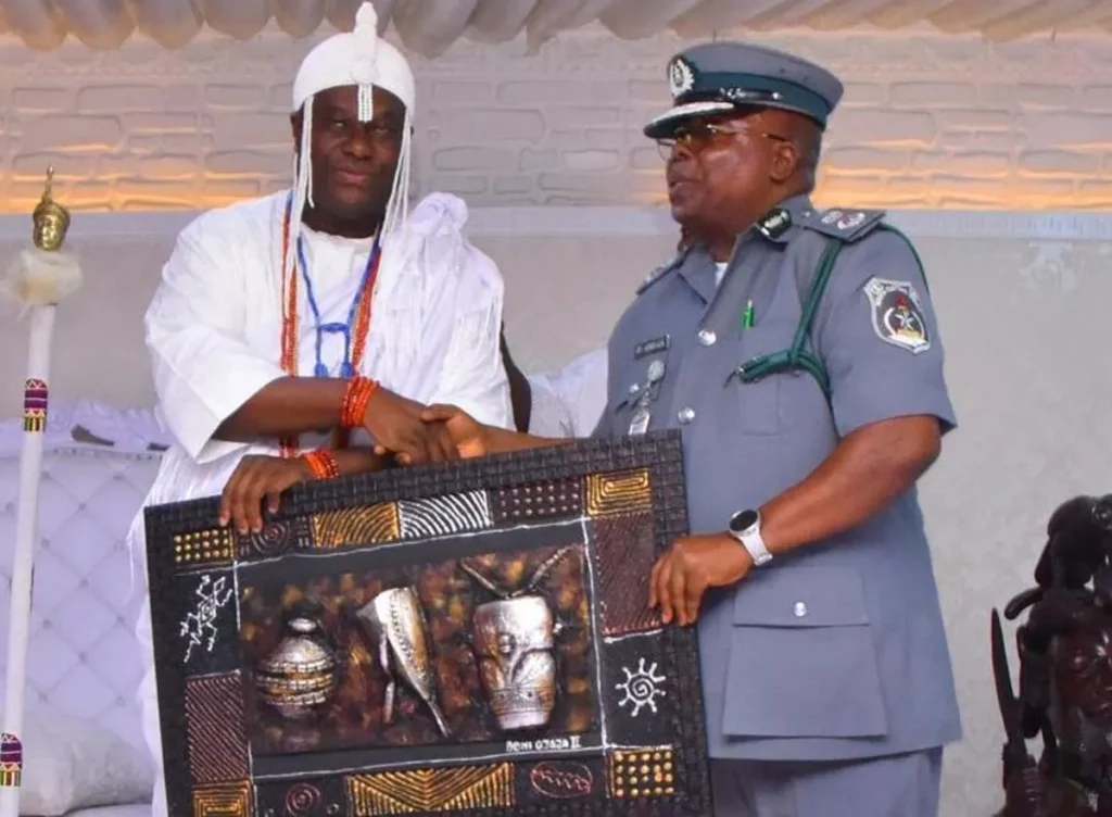 Ooni And Customs Comptroller Forge Partnership For Economic Growth 1 IMG 6667