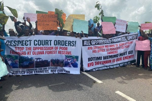 Farmers Block Ore-Lagos Road in Protest Against Alleged Land Grab in Ondo Forest Reserve 18 IMG 6078