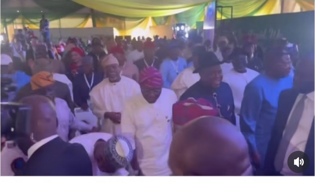 Tinubu’s Awkward Moment With Sanwo-Olu