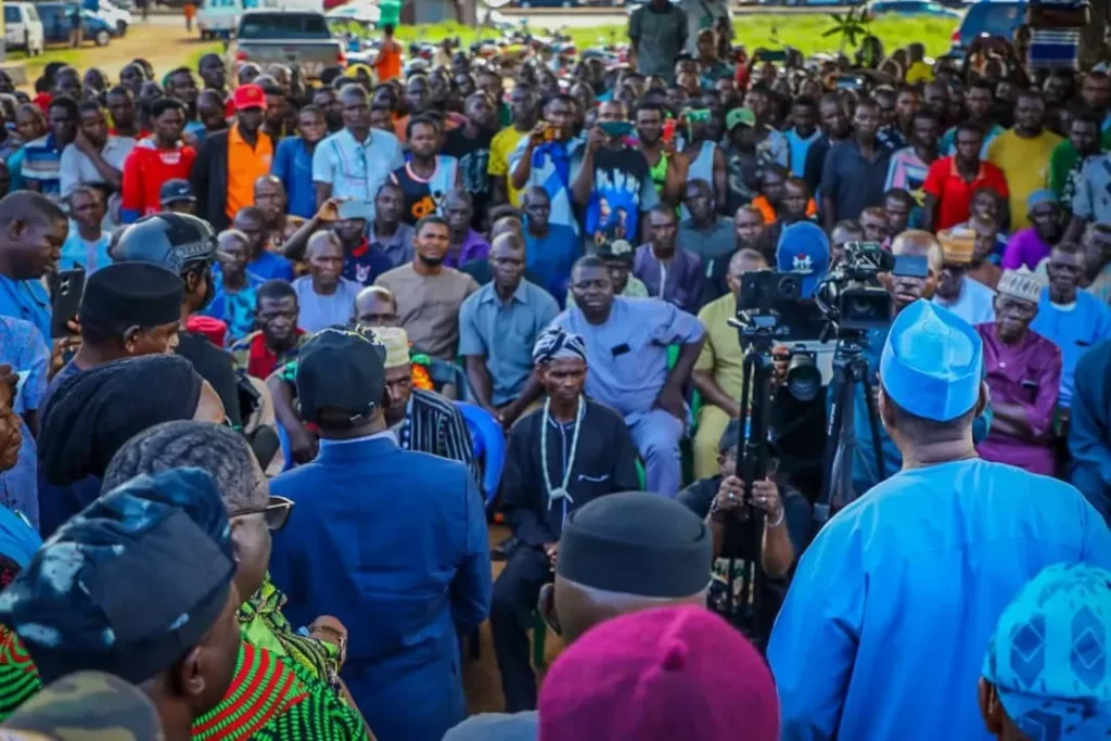 SGF, George Akume visits Yelewata in Benue State (Photos) 2 George Akume visits Yelewata in Benue State