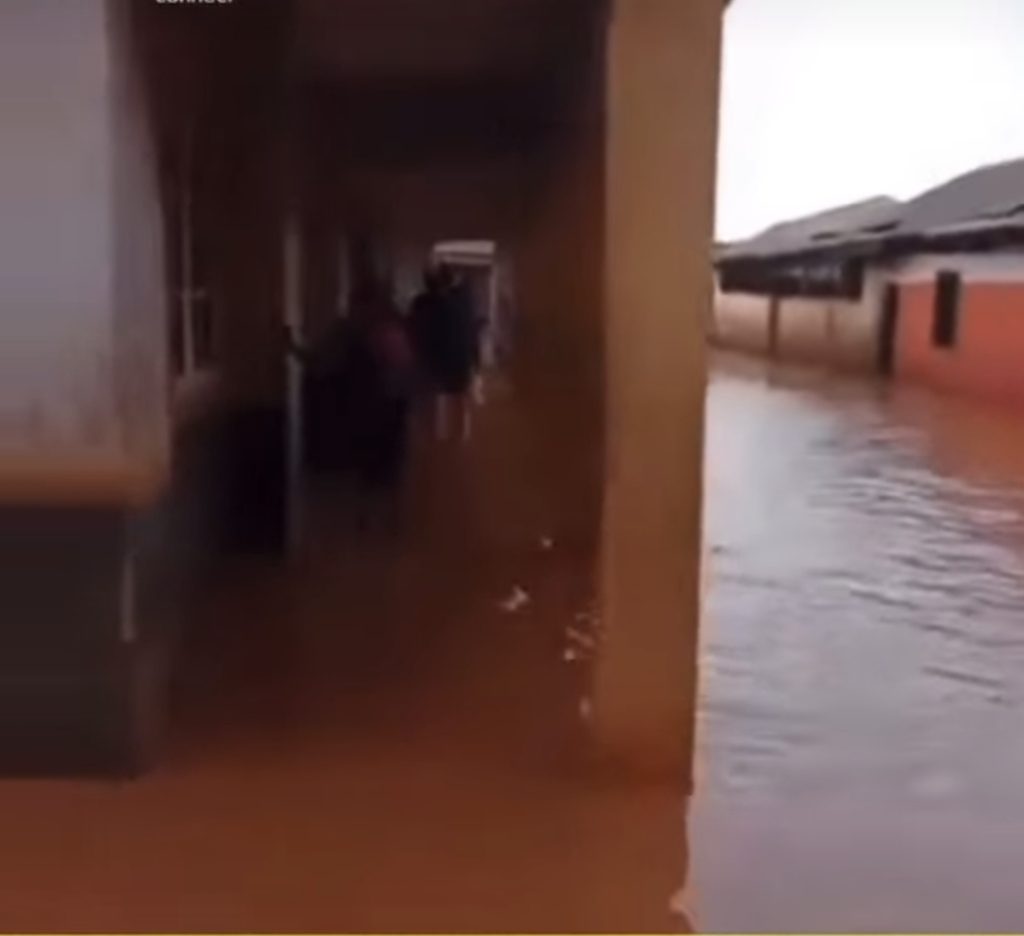 Pupils Left Stranded As Flood Takes Over Ugwuoye Primary School, Nsukka 1 Flood Takes Over Ugwuoye Primary School, Nsukka