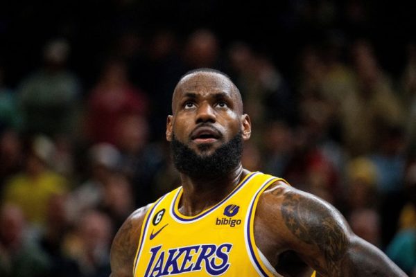 Lakers Secure LeBron James for Another Year 23 IMG 8724