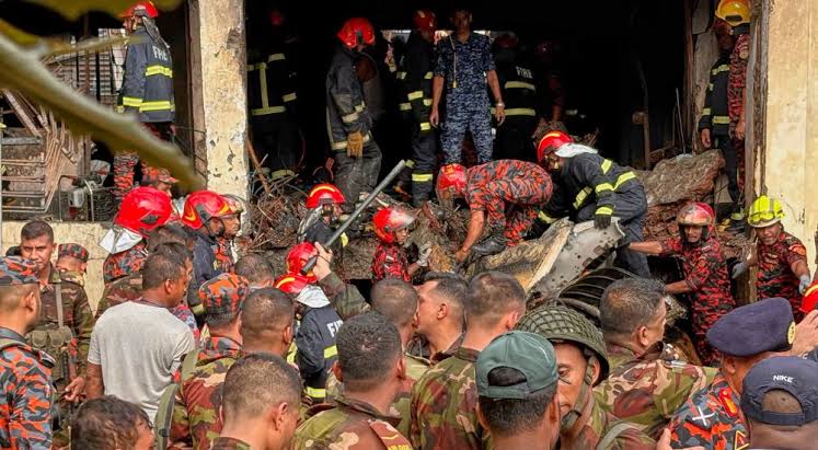 Bangladesh Fighter Jet Crashes Into School in Dhaka, 19 Fatalities 8 IMG 9304